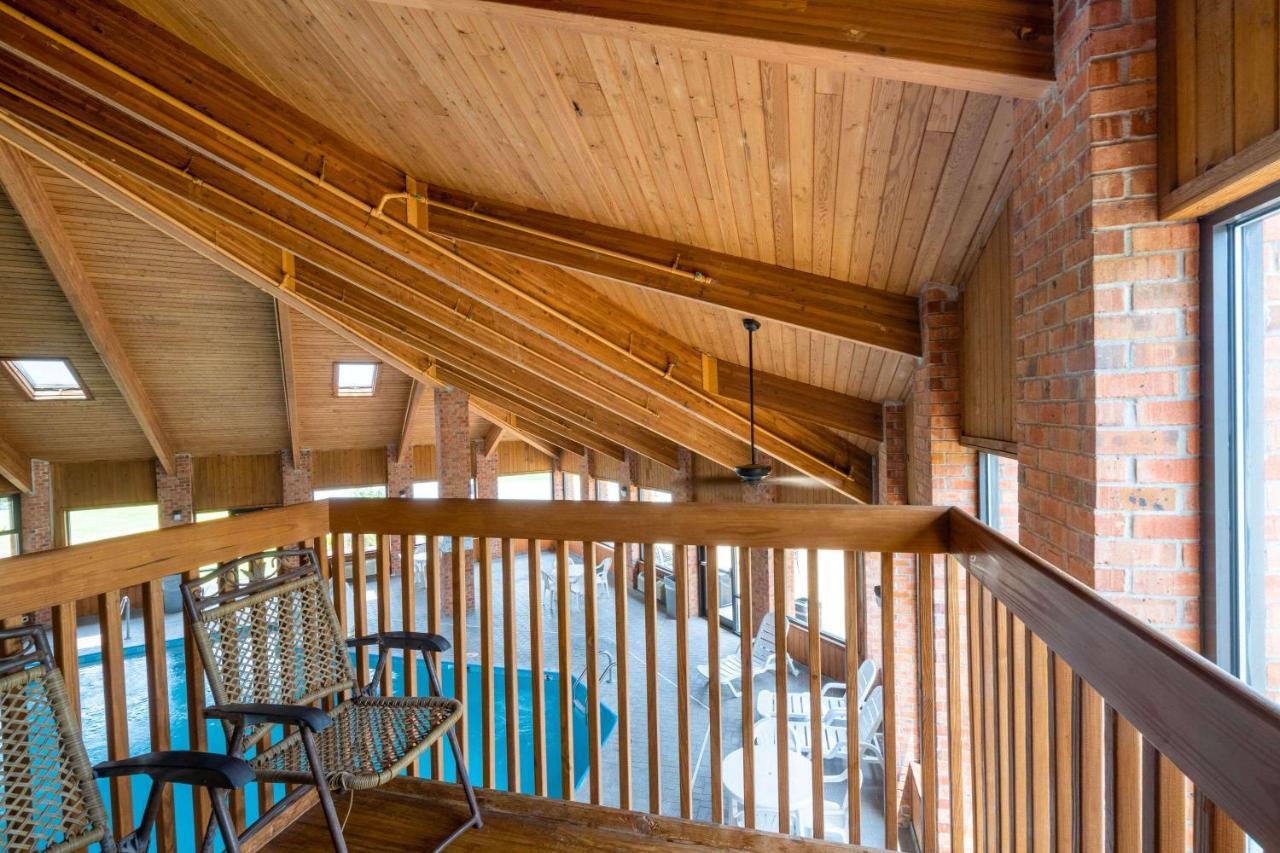 Baymont By Wyndham Tupelo Motel Екстериор снимка